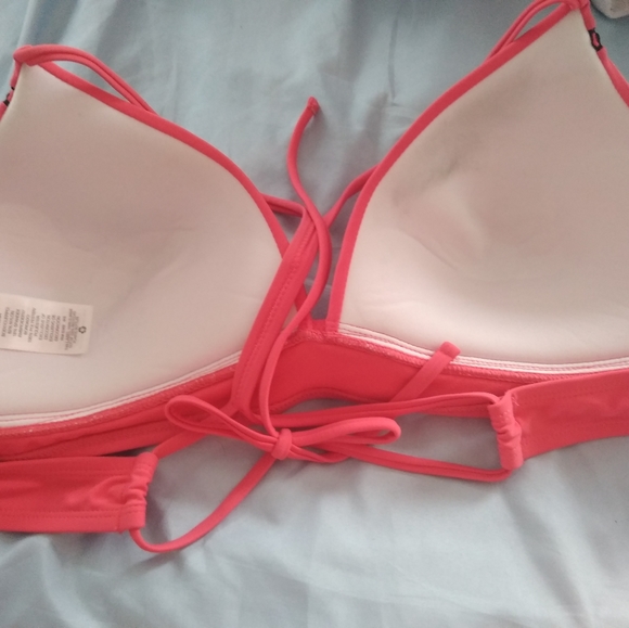 Bikini - Picture 11 of 12